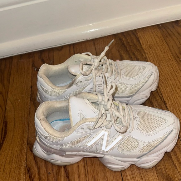 9060 Neutral White/Stone Women's Chunky Sneaker - Picture 2 of 3